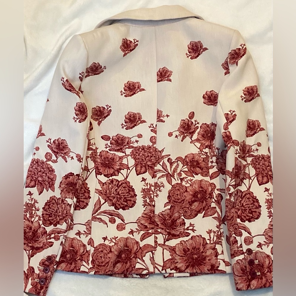 Embroidered blazer red pinkish flowers. Never worn with tag dec2022 collection.